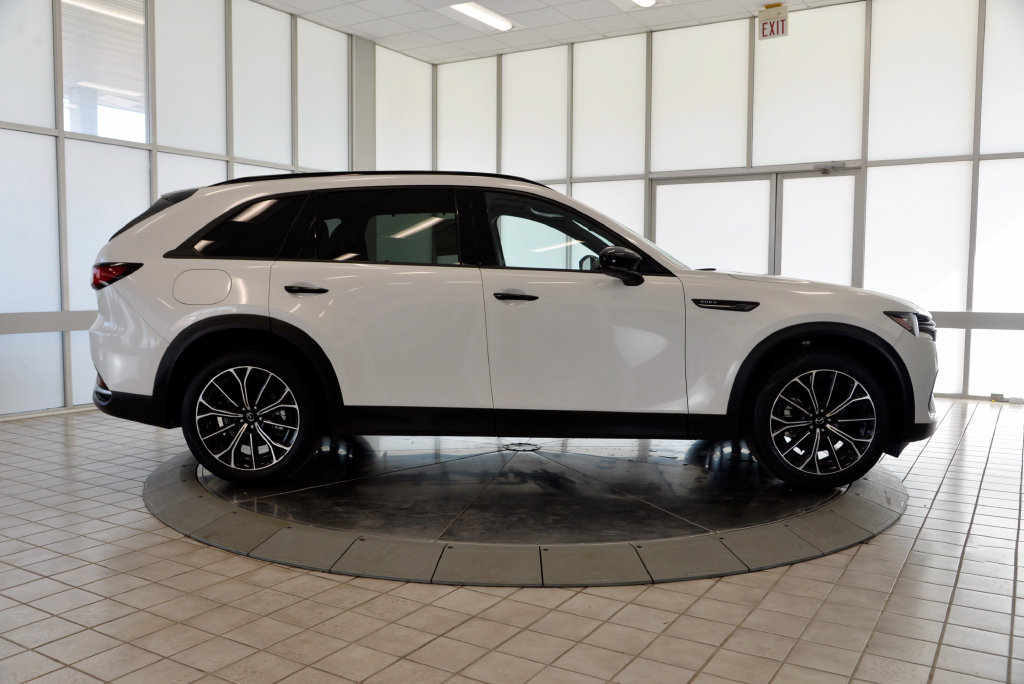 Certified 2025 MAZDA CX-70 Plug-In Hybrid w/ Premium Plus AWD/4WD image 9