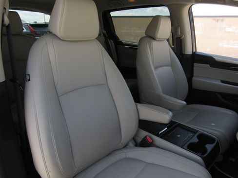 Used 2025 Honda Odyssey EX-L image 11