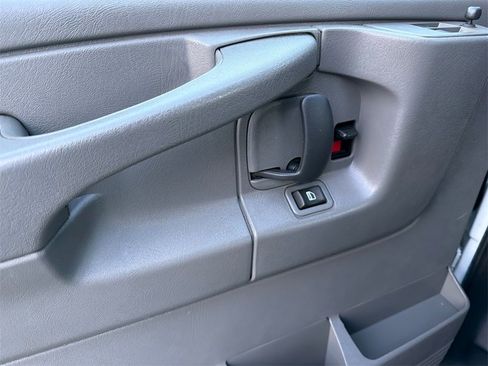 Used 2012 Chevrolet Express 1500 LS image 31