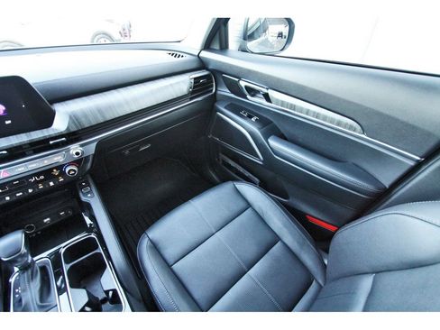 Used 2025 Kia Telluride EX w/ EX Captain's Chair Package FWD image 7