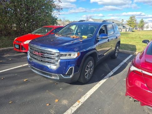 Used 2023 GMC Acadia SLE w/ Driver Convenience Package image 11