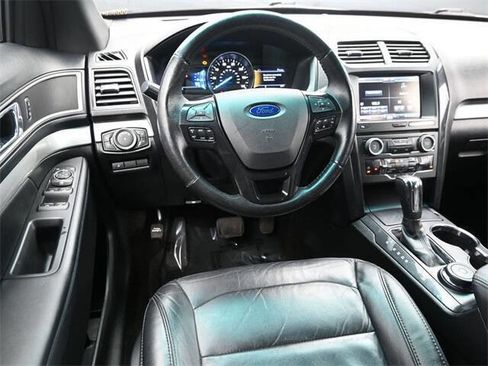 Used 2016 Ford Explorer XLT w/ Equipment Group 202A image 19