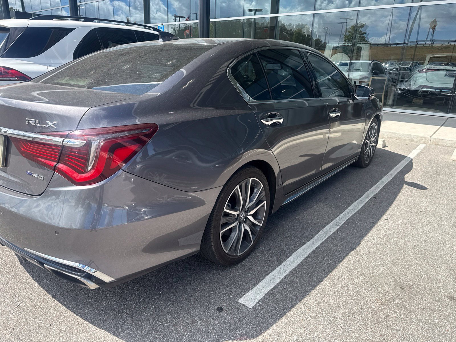 Used 2018 Acura RLX w/ Advance Package AWD/4WD image 3