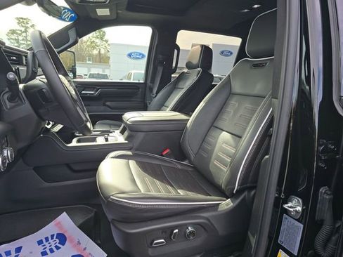 Used 2025 GMC Sierra 2500 AT4X image 9