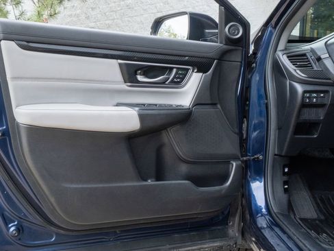 Used 2022 Honda CR-V Touring image 7
