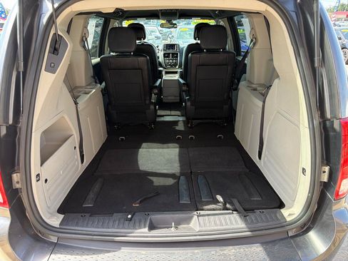 Used 2020 Dodge Grand Caravan SXT FWD image 40
