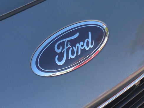 Used 2022 Ford Escape SE w/ SE Sport Appearance Package image 30