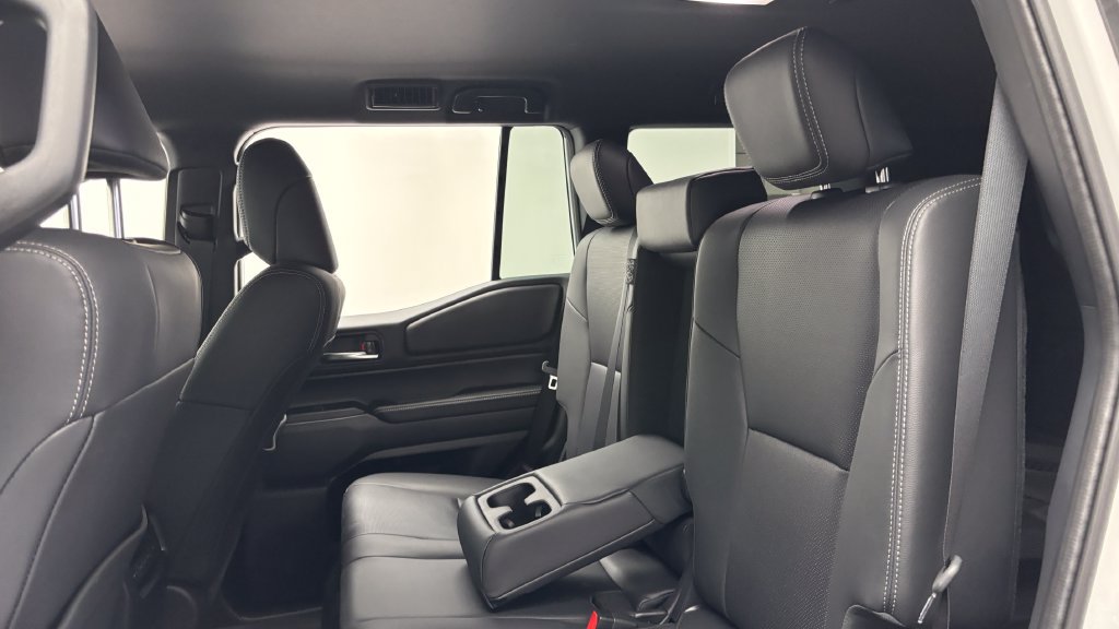 Used 2027 Toyota Land Cruiser AWD/4WD image 32