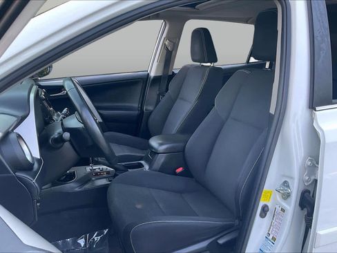 Used 2016 Toyota RAV4 XLE AWD/4WD image 7