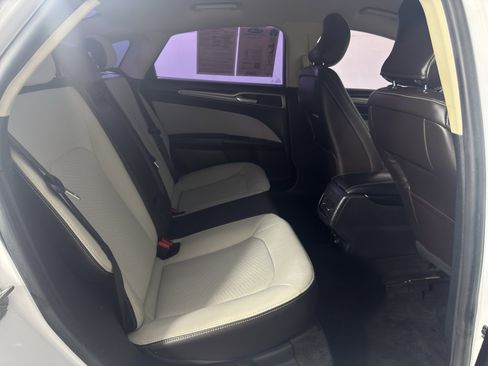 Used 2019 Ford Fusion SE w/ Equipment Group 151A FWD image 38