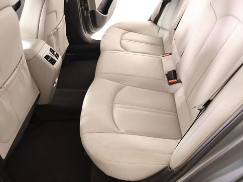 Used 2018 Hyundai Sonata Limited image 12