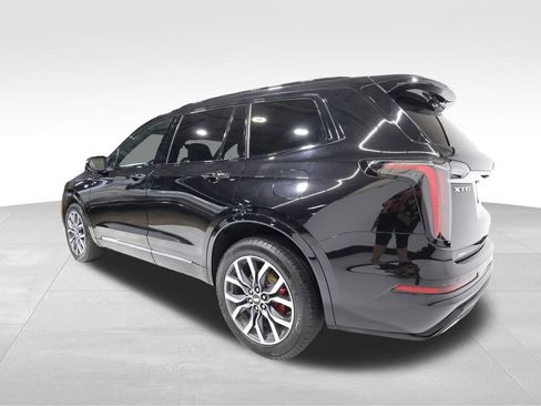 Used 2024 Cadillac XT6 Sport w/ Platinum Package AWD/4WD image 2