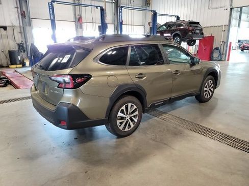 Used 2025 Subaru Outback Premium AWD/4WD image 7