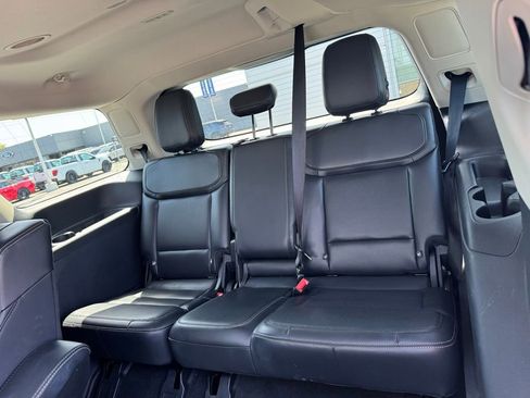 Used 2025 Ford Expedition Platinum AWD/4WD image 11