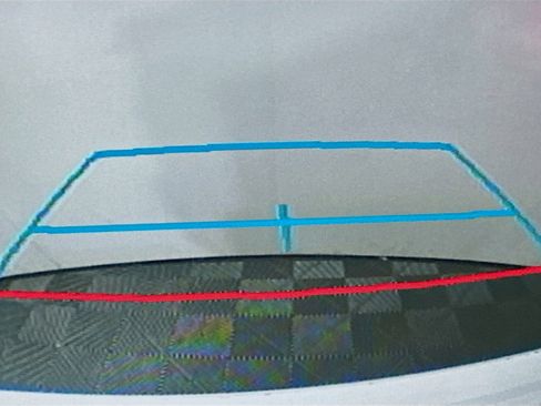 Used 2024 Toyota Highlander LE image 25