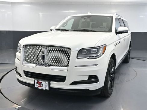 Used 2023 Lincoln Navigator L Reserve w/ Equipment Group 201A image 12