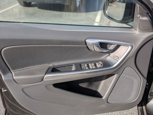 Used 2018 Volvo S60 T5 Dynamic w/ Vision Package image 14