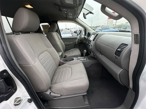 Used 2019 Nissan Frontier S image 23