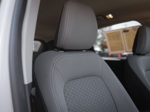 Used 2020 Ford Escape SE image 35