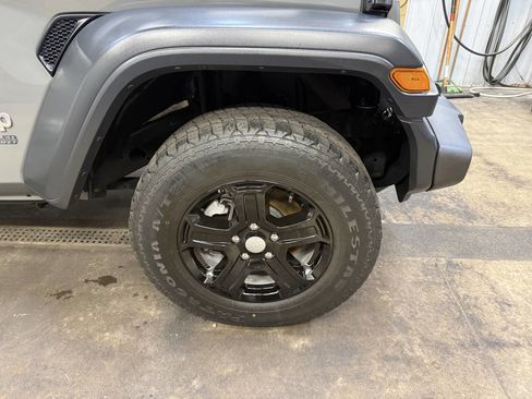 Used 2019 Jeep Wrangler Sport image 44