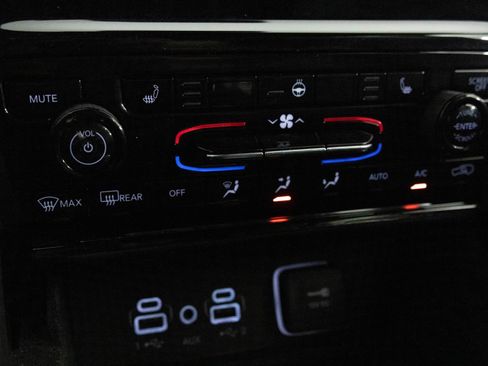 Used 2021 Jeep Grand Cherokee L Altitude image 23