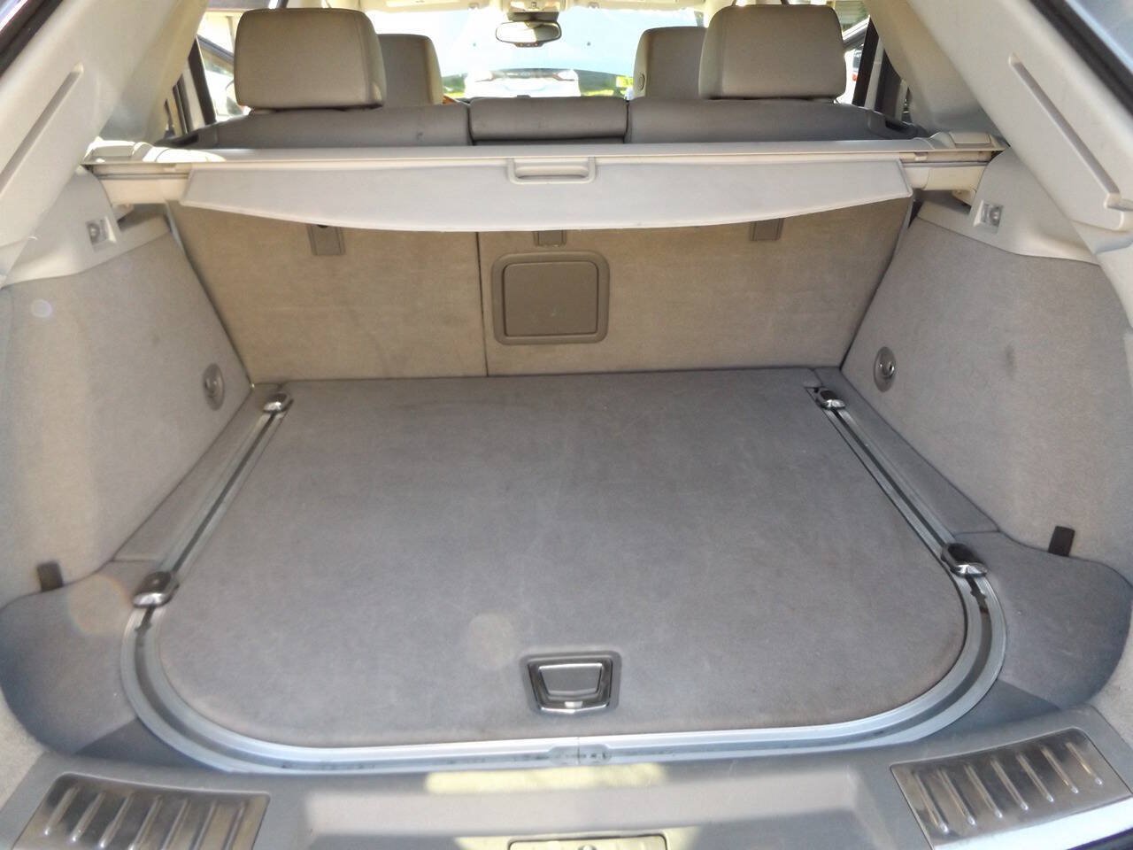 Used 2010 Cadillac SRX Luxury FWD image 30