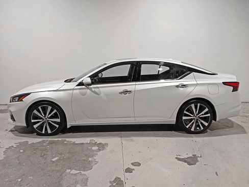 Used 2020 Nissan Altima 2.0 Platinum FWD image 4