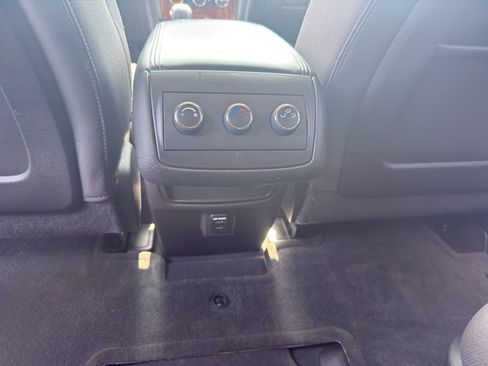 Certified 2014 Chevrolet Traverse LT w/ All-Star Edition FWD image 29