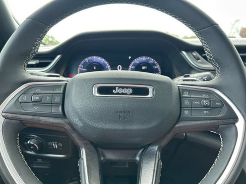 Certified 2024 Jeep Grand Cherokee L Limited RWD image 23