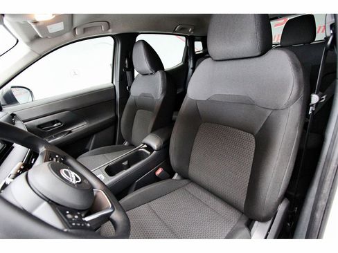 Certified 2025 Nissan Kicks S image 27