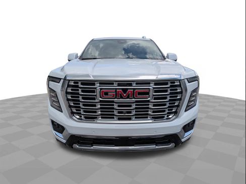 New 2026 GMC Yukon Denali w/ Denali Reserve Package AWD/4WD image 9