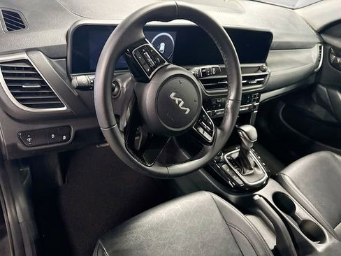 Used 2024 Kia Seltos EX AWD/4WD image 9
