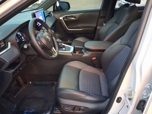 Used 2025 Toyota RAV4 XSE w/ Weather Package AWD/4WD image 12
