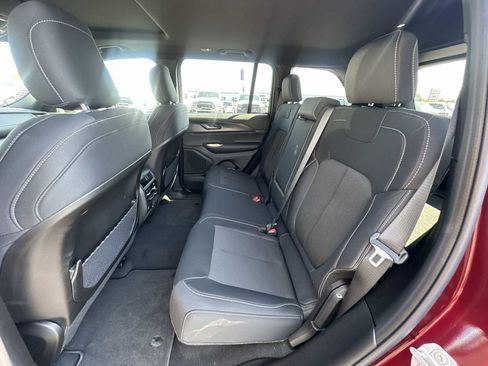 New 2025 Jeep Grand Cherokee Laredo X image 23