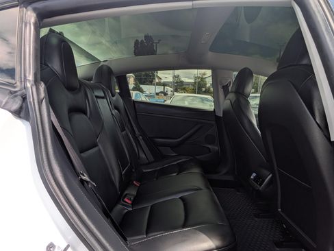 Used 2021 Tesla Model 3 Standard Range Plus RWD image 8