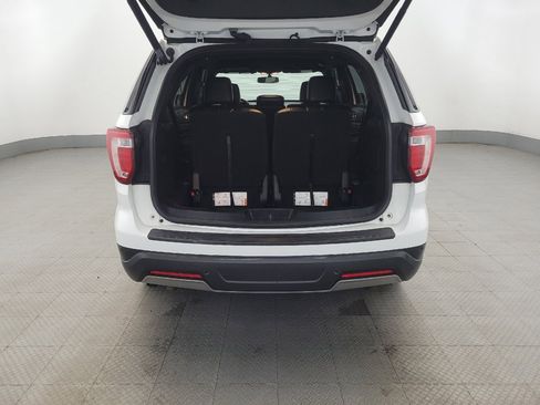 Used 2019 Ford Explorer XLT w/ Equipment Group 202A image 29