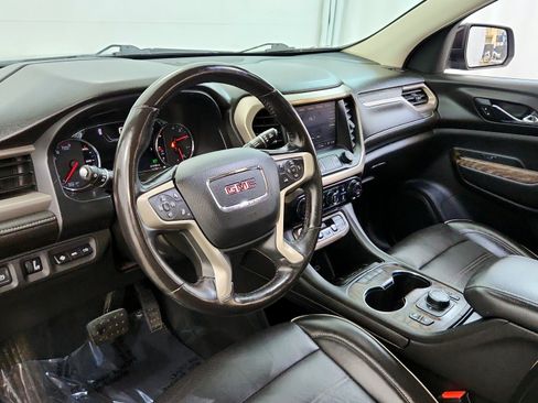 Used 2021 GMC Acadia Denali w/ Denali Ultimate Package AWD/4WD image 19