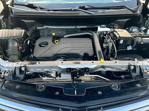 Used 2024 Chevrolet Equinox Premier image 31