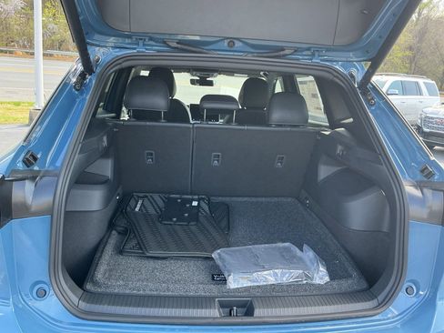 New 2026 Volkswagen Tiguan SE R-Line FWD image 15