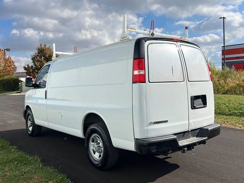 Used 2022 Chevrolet Express 2500 w/ Driver Convenience Package image 7