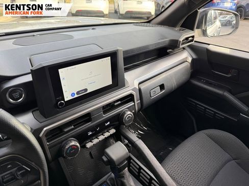 Used 2025 Toyota 4Runner SR5 image 19