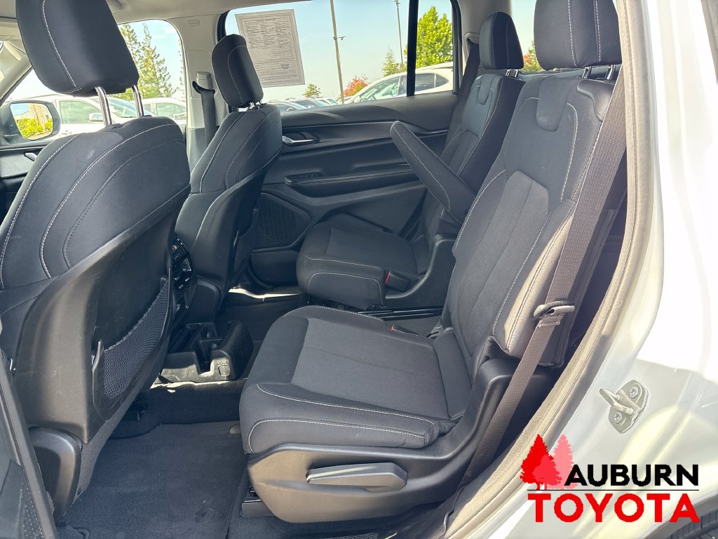 Used 2023 Jeep Grand Cherokee L Laredo AWD/4WD image 18