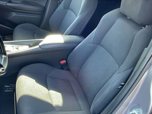 Used 2018 Toyota C-HR XLE image 11