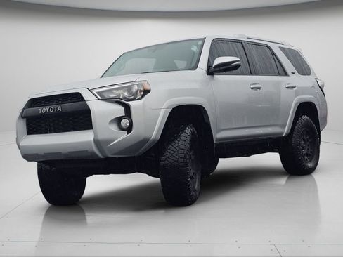 Used 2018 Toyota 4Runner SR5 image 19