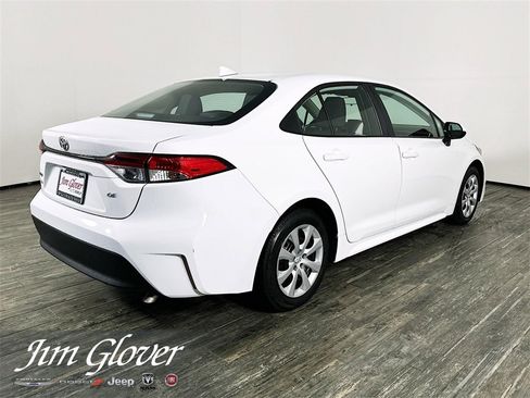 Used 2025 Toyota Corolla LE image 6