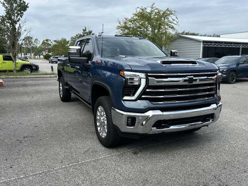 Certified 2025 Chevrolet Silverado 3500 LTZ w/ LTZ Premium Package AWD/4WD image 8