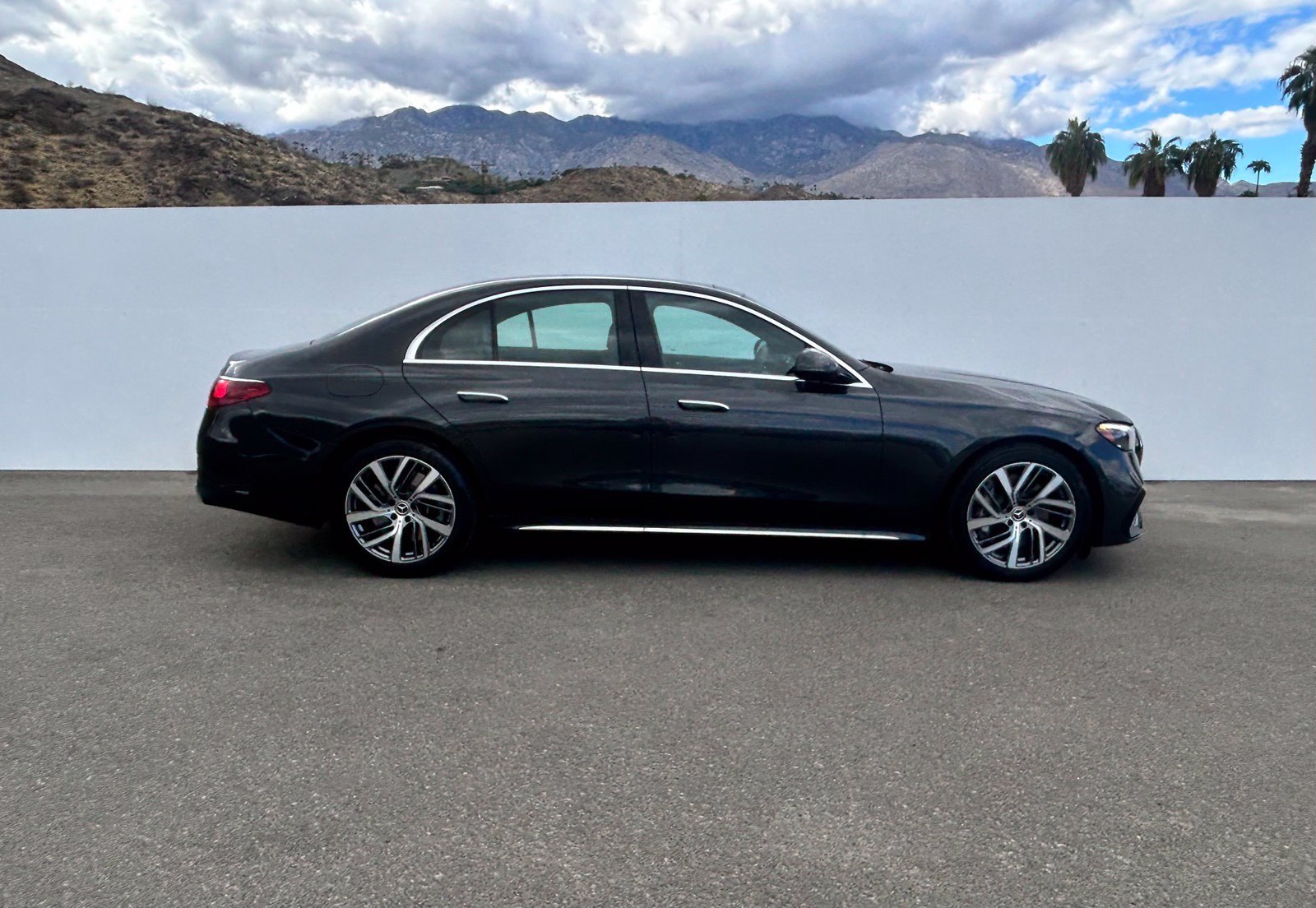Used 2025 Mercedes-Benz E 450 4MATIC Sedan image 4