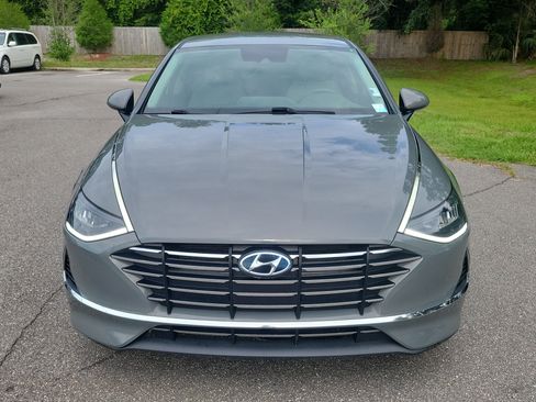 Used 2022 Hyundai Sonata SE FWD image 2