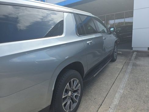 Used 2023 Chevrolet Suburban LS image 12