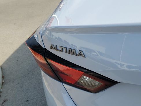 Used 2024 Nissan Altima 2.5 SR FWD image 7